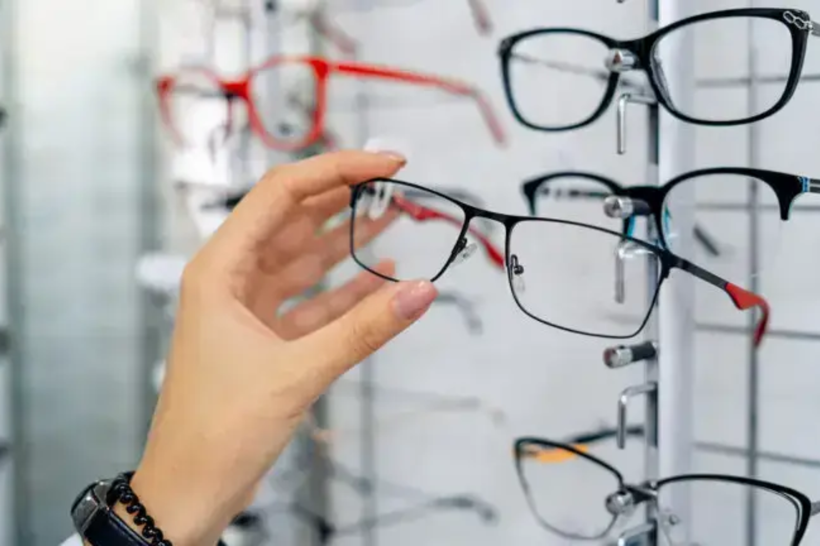 Clear Vision, Smart Choice: Top Eyecare Lens Brands in India [2025 Guide]